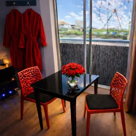Grand Nuit A 2 Avec Sauna Luxe, Balnéo, Océan Rien Que Pour Vous Apartamento Biscarrosse